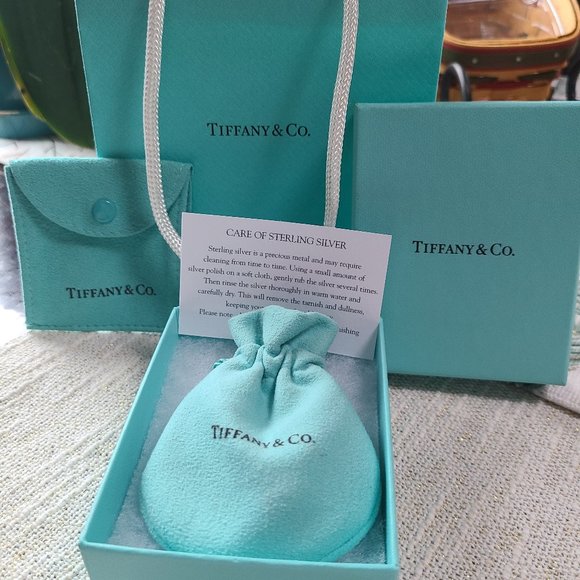 Tiffany's & Co Toggle Charm Bracelet - Picture 16 of 16